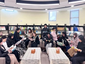 三月与你 共绽芳华——木实幼三八妇女节活动
