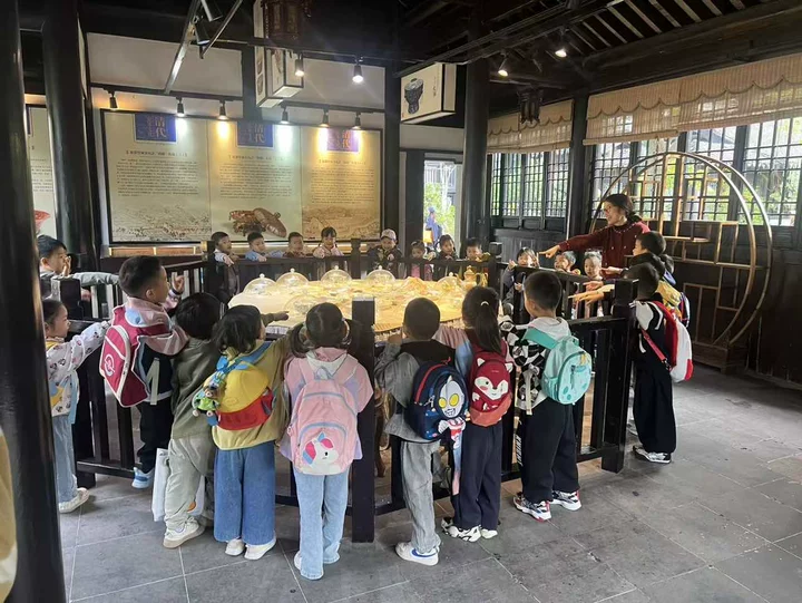 ea663000973a4d548dccebe01faee93e