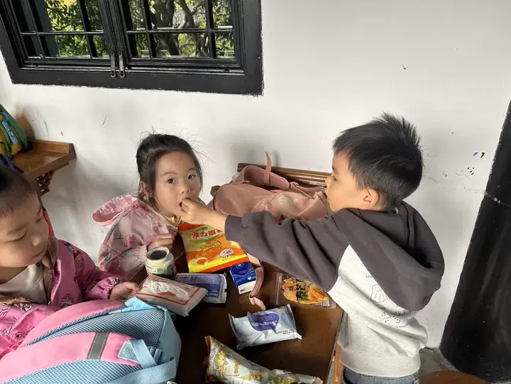 dee68dc87857439f9da95699a68de0e9