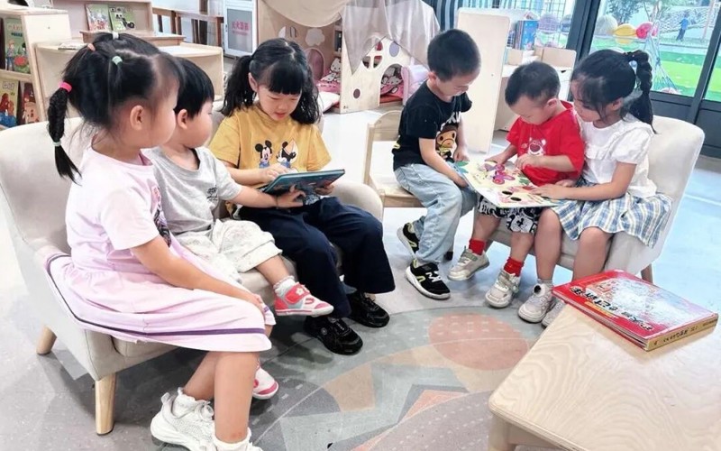 大小童行 共赴成长——木实幼大班组“大带小”主题活动