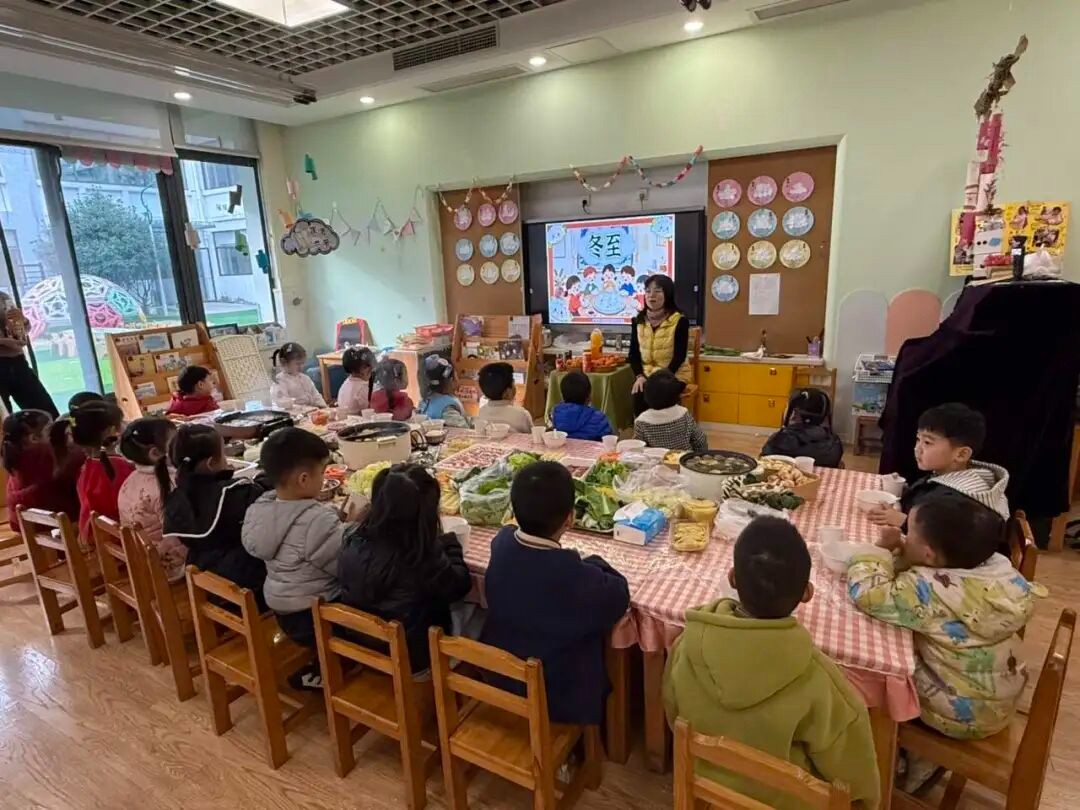 【实幼缤纷】舌尖暖冬至，童趣乐翻天——木实幼小、托班年级组冬至活动