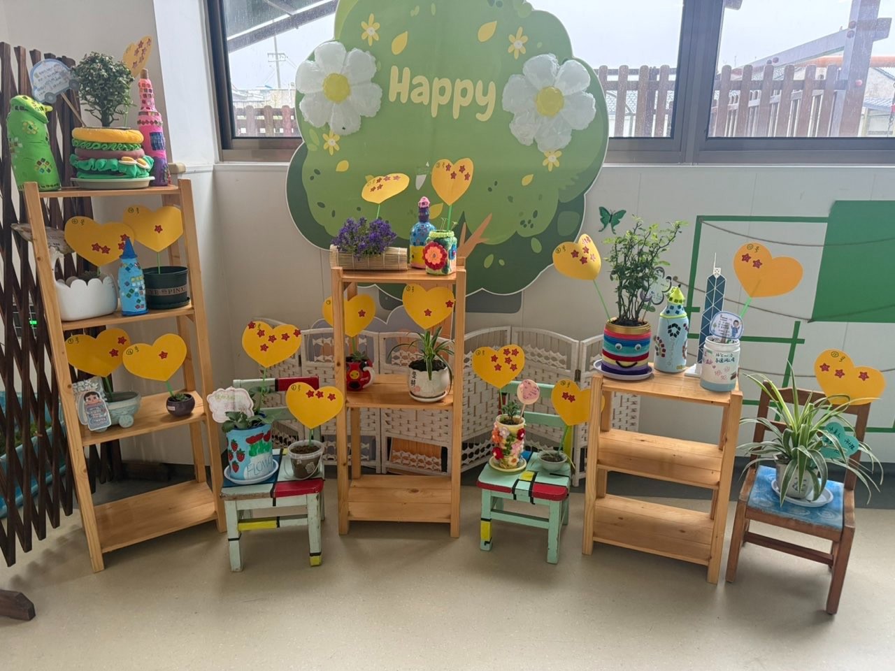 小手添新绿，亲子植春光——木实幼小、托班组创意盆栽活动